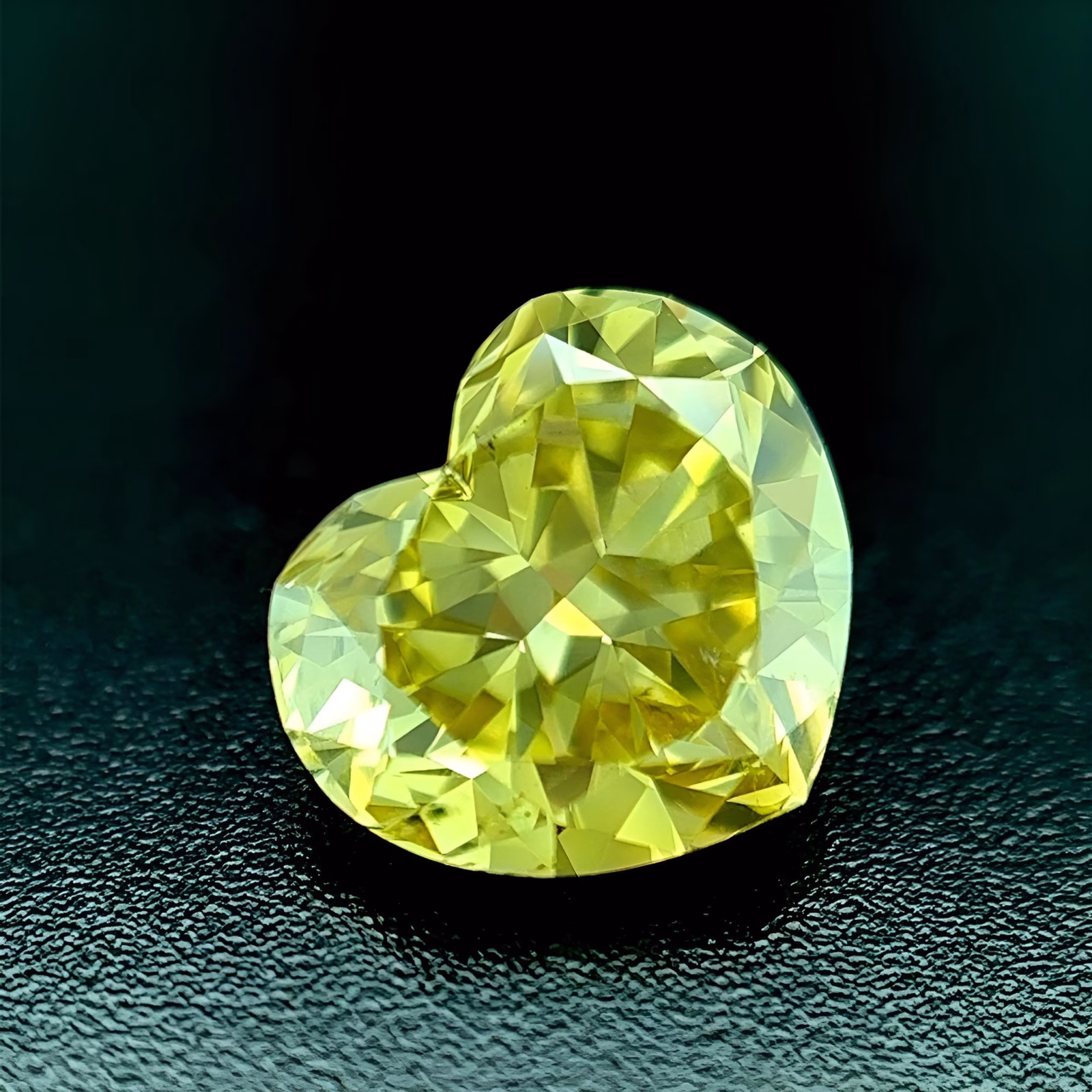 Chameleon Diamond - 2.56ct Natural Loose Fancy Yellow Green Heart GIA SI2 - Image 4