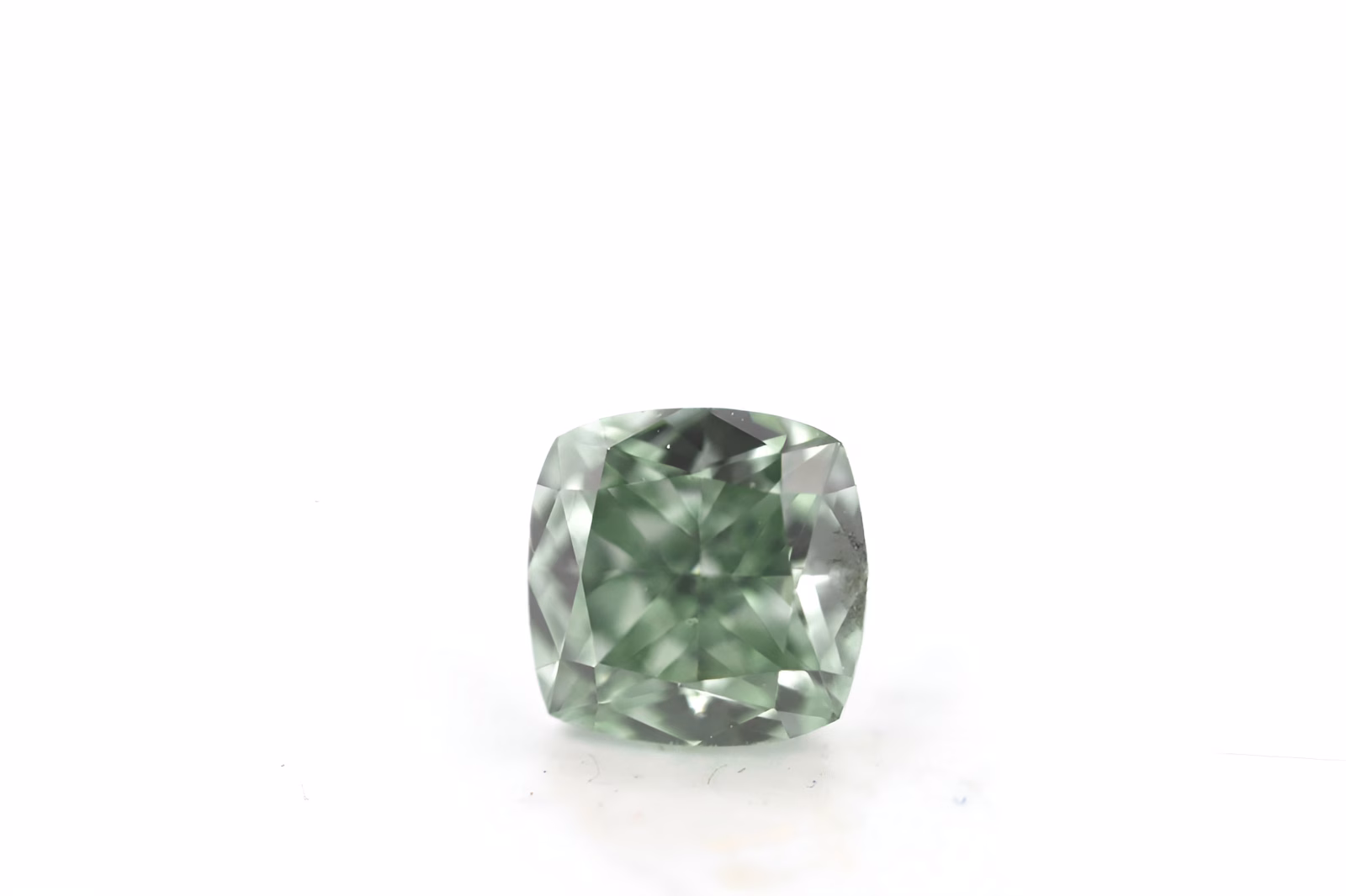 Chameleon Diamond - 0.27ct Natural Loose Fancy Green Chamelon VVS1 GIA Cushuion - Image 7